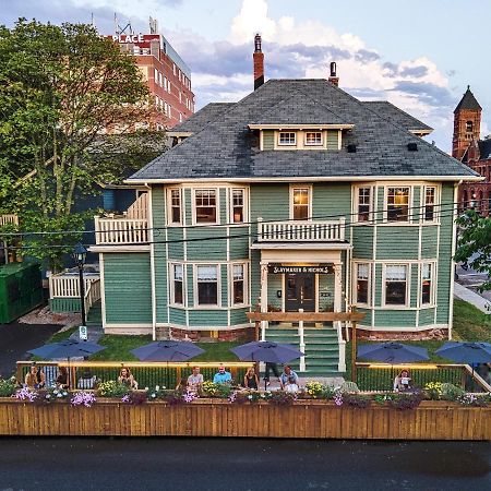 Slaymaker & Nichols Gastro House & Inn Шарлъттаун Екстериор снимка