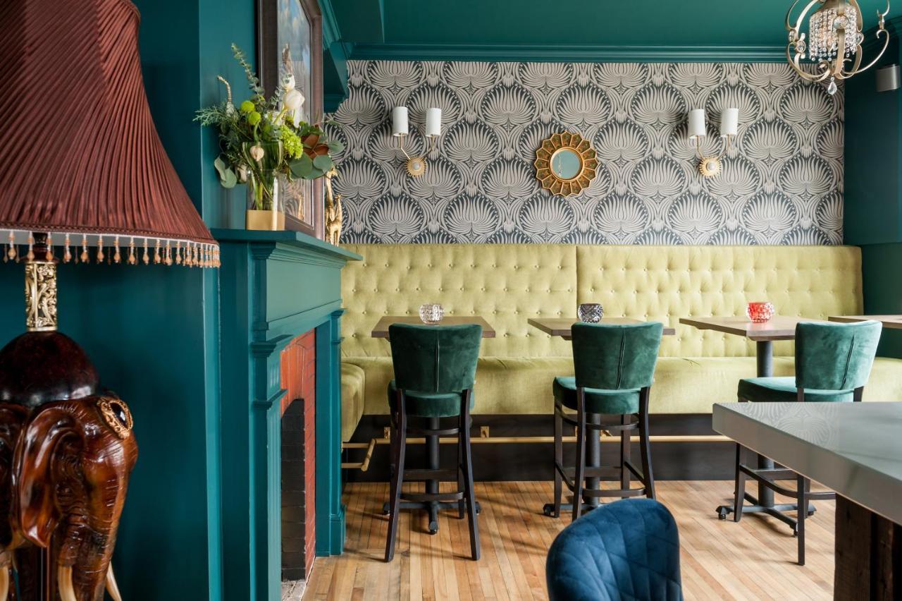 Slaymaker & Nichols Gastro House & Inn Шарлъттаун Екстериор снимка