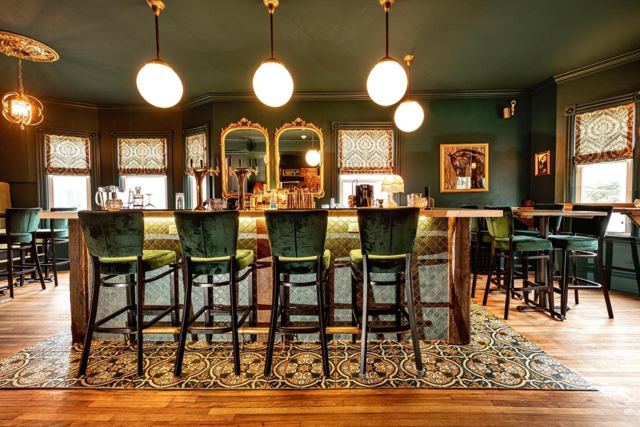 Slaymaker & Nichols Gastro House & Inn Шарлъттаун Екстериор снимка
