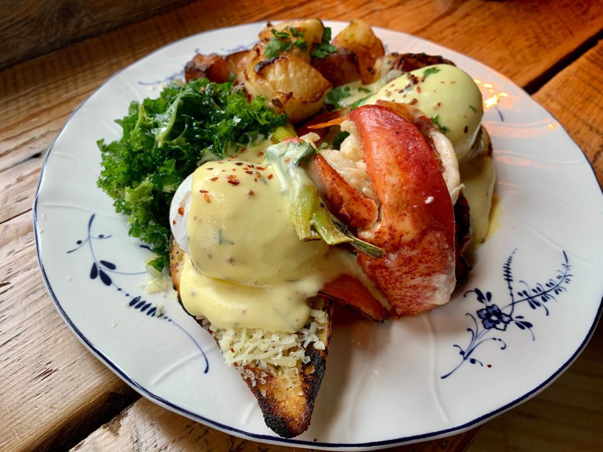 Slaymaker & Nichols Gastro House & Inn Шарлъттаун Екстериор снимка