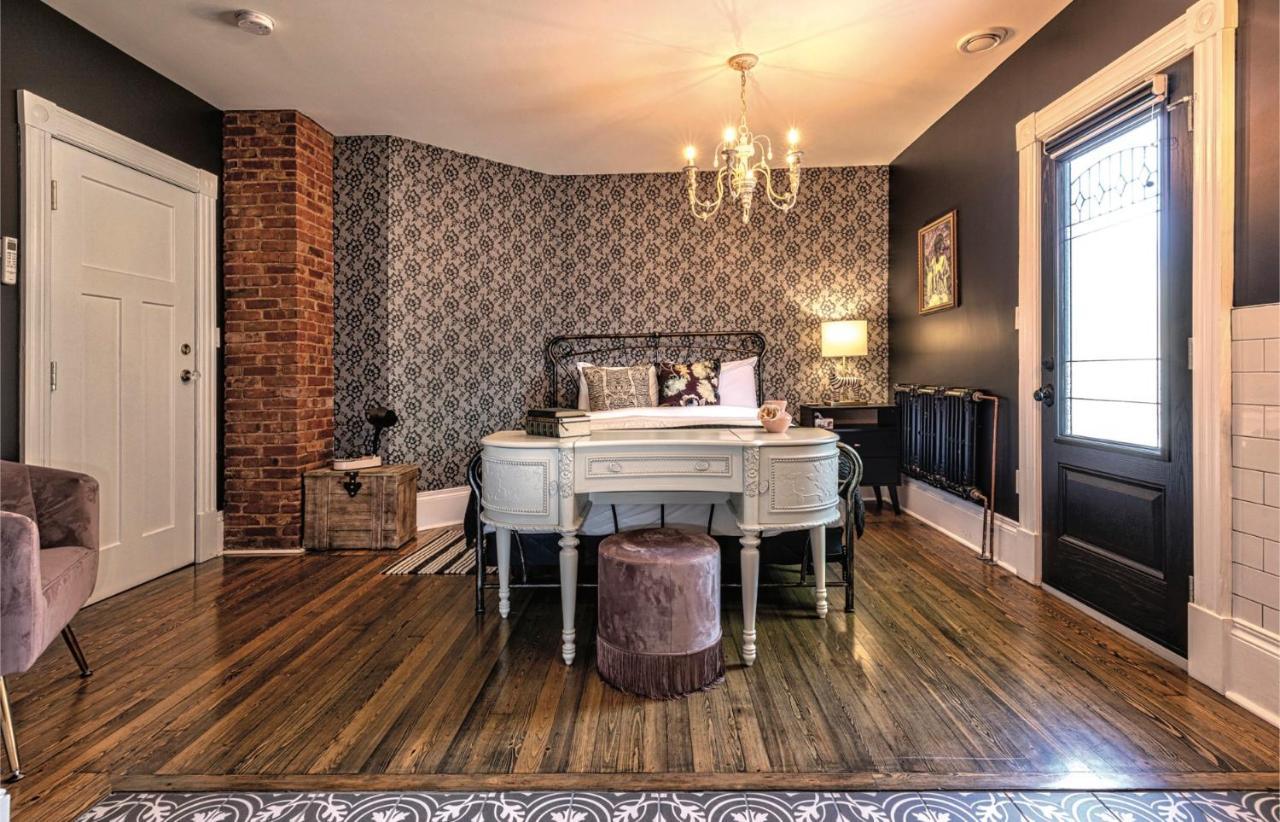 Slaymaker & Nichols Gastro House & Inn Шарлъттаун Екстериор снимка